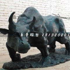 銅雕耕牛，耕地銅牛雕塑