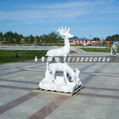 公園小鹿雕塑，廣場石頭鹿