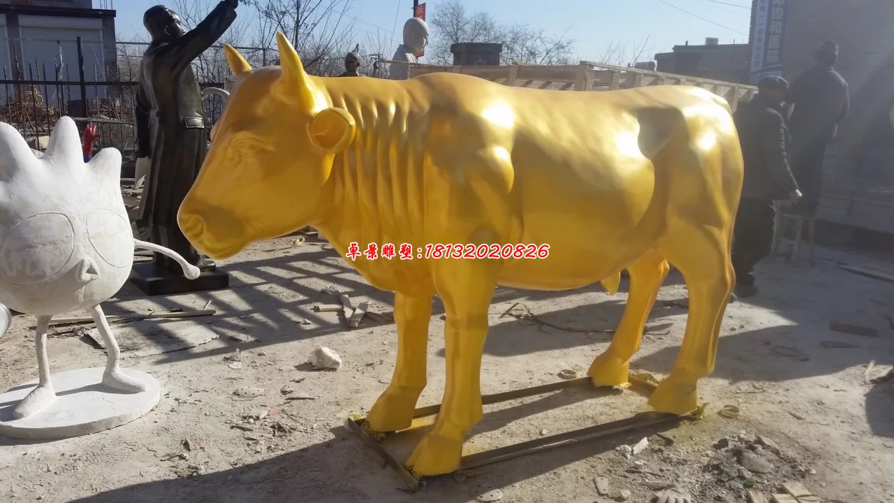 玻璃鋼仿銅牛，玻璃鋼金牛雕塑 