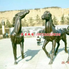 小馬一家三口銅雕，廣場(chǎng)銅馬雕塑