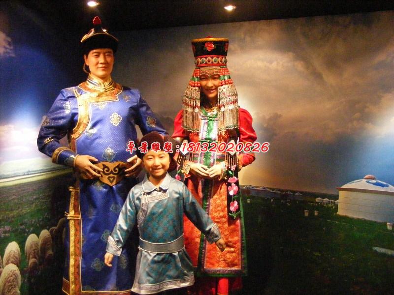 玻璃鋼少數(shù)民族人物雕塑,一家三口雕塑