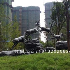 梅花鹿銅雕，跑著的梅花鹿銅雕