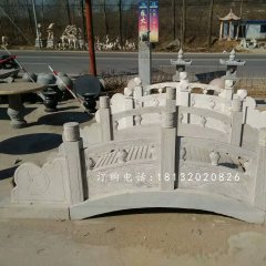 青石小橋雕塑，河邊石雕橋