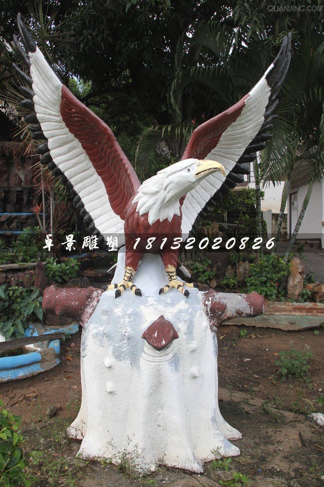 玻璃鋼老鷹雕塑，雄鷹展翅雕塑