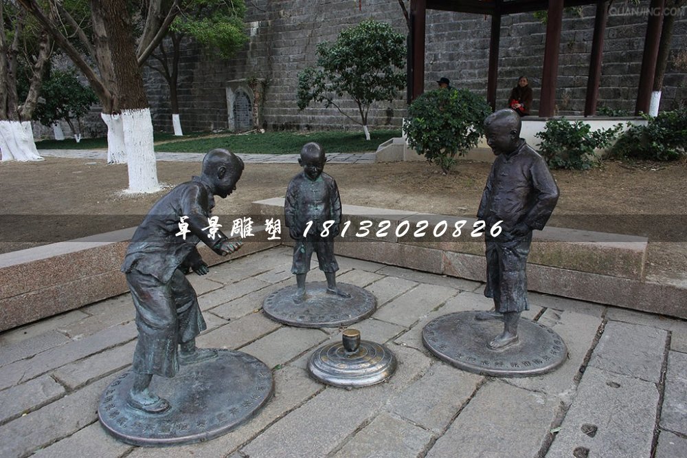 小孩玩陀螺銅雕，公園小品銅雕