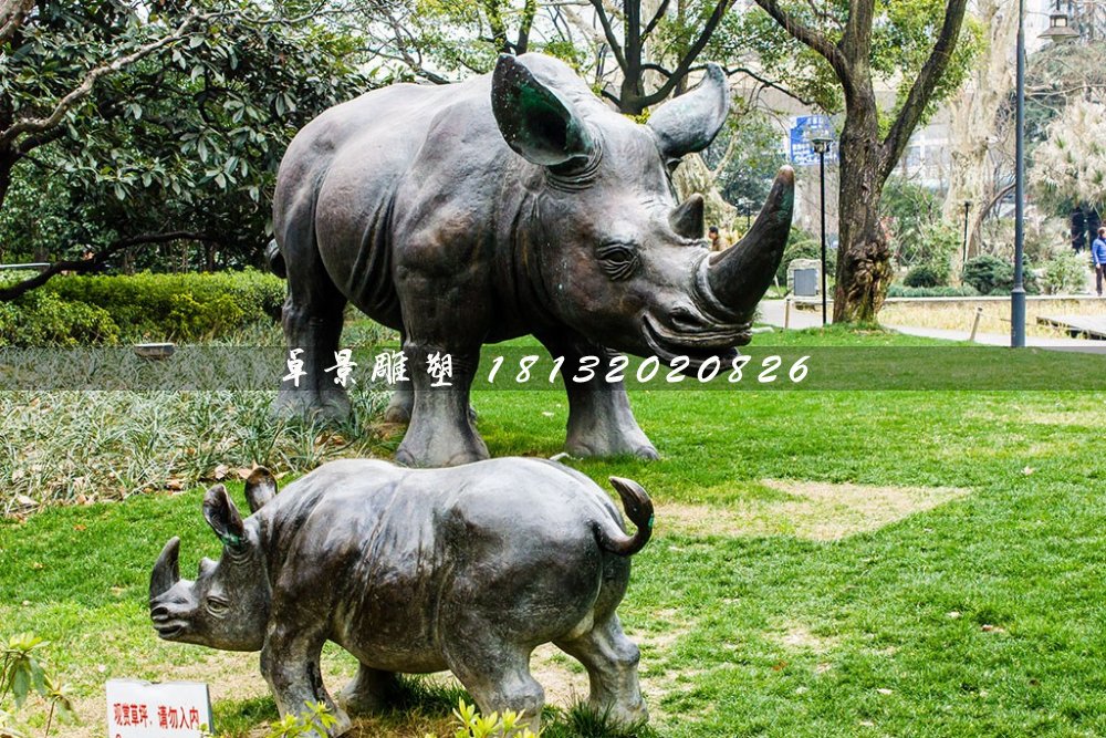 母子犀牛銅雕，公園動物銅雕