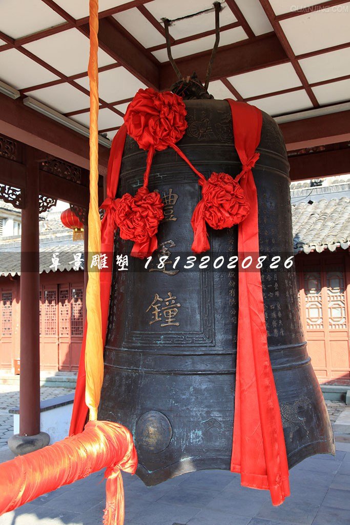 鐘雕塑，廣場銅鐘雕塑