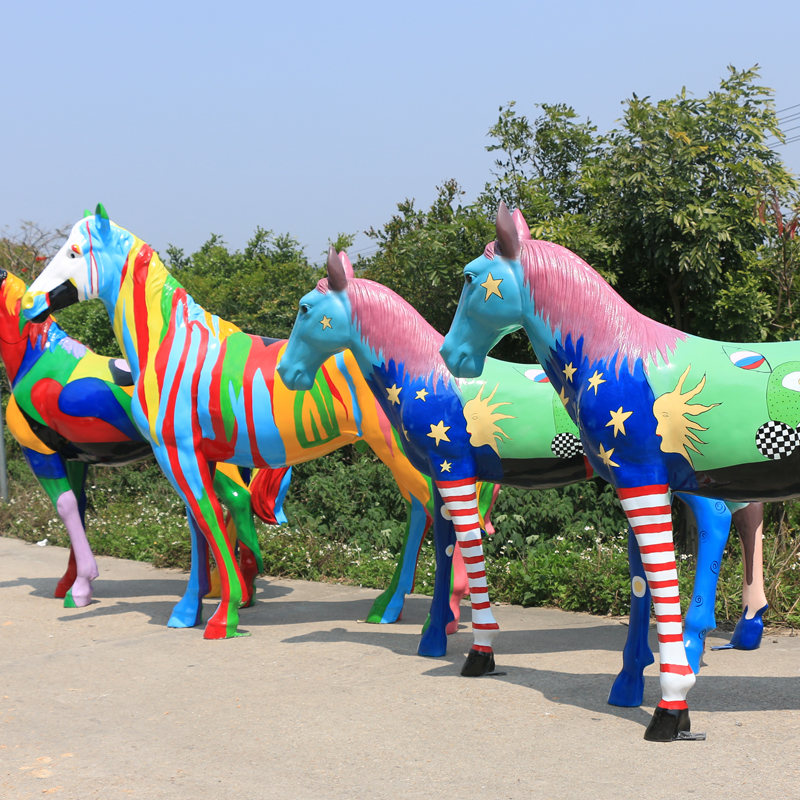 玻璃鋼彩繪馬雕塑，公園擺件 (2)