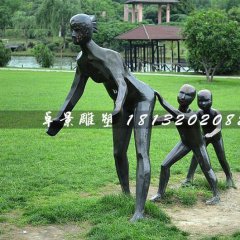 老鷹捉小雞銅雕，公園抽象人物雕塑