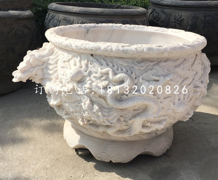龍浮雕水缸，圓形石水缸