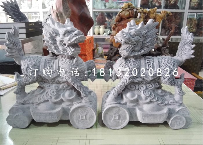 小型麒麟石雕，青石招財(cái)麒麟