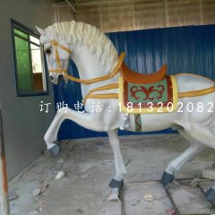 白馬坐騎雕塑，玻璃鋼動物雕塑