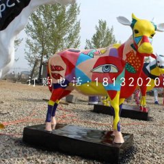 小牛雕塑，玻璃鋼彩繪動物