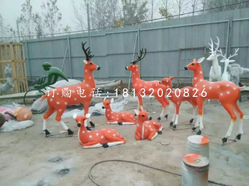 梅花鹿群雕塑，玻璃鋼公園動(dòng)物雕塑