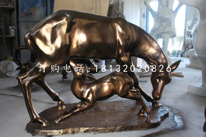母子鹿雕塑，玻璃鋼仿銅動物雕塑