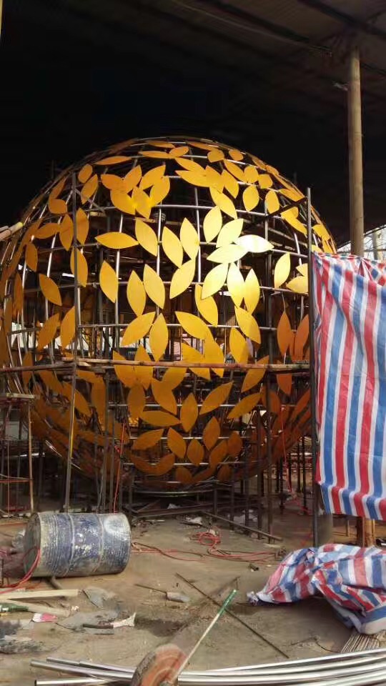 不銹鋼樹葉鏤空球雕塑，景觀不銹鋼雕塑