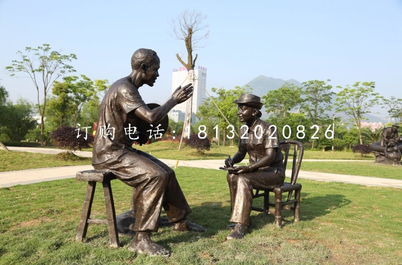 采訪雕塑，公園人物銅雕