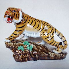 玻璃鋼老虎上山雕塑，動(dòng)物雕塑