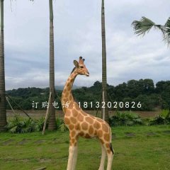 公園長(zhǎng)頸鹿雕塑，玻璃鋼動(dòng)物