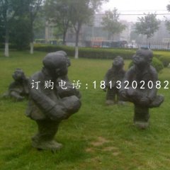 小孩斗雞銅雕，公園小品銅雕