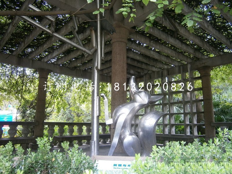 不銹鋼狐貍雕塑，動(dòng)物雕塑