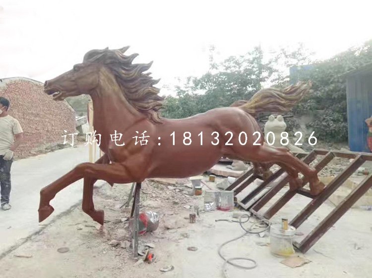 奔跑的馬雕塑，玻璃鋼動(dòng)物雕塑.jpg