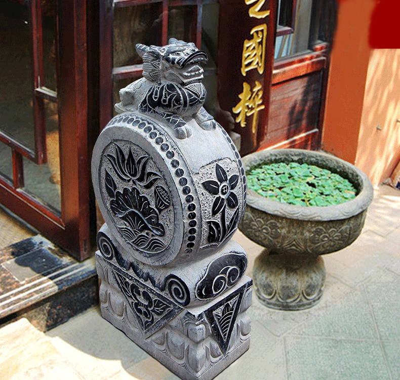 茶樓門口石雕，招財石門墩