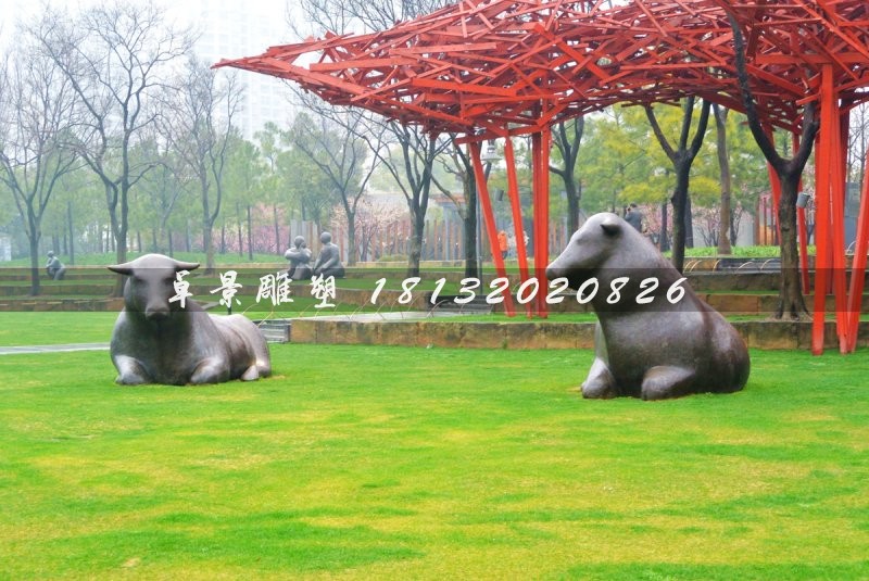 抽象牛銅雕，公園動物銅雕