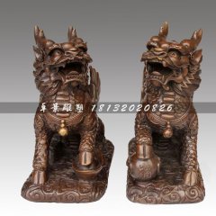 腳踩錢幣的麒麟銅雕，銅雕神獸